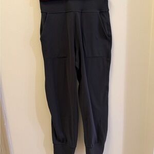 Lululemon Align Jogger Crop *23"
Black Size 4